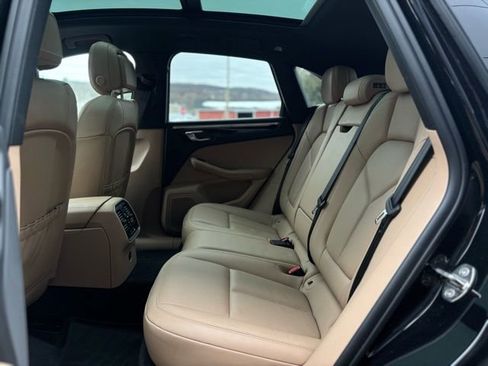 Used 2023 Porsche Macan image 23