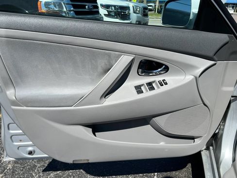 Used 2011 Toyota Camry LE w/ LE Extra-Value Pkg FWD image 8