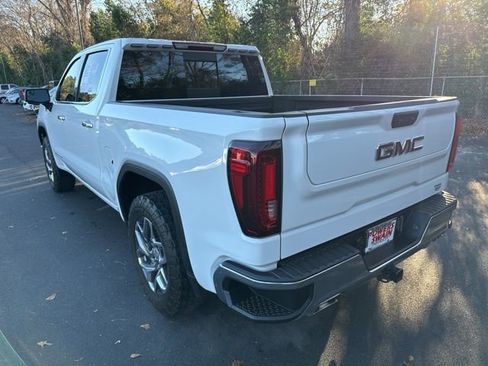 Used 2023 GMC Sierra 1500 SLT image 3