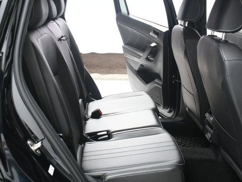 Used 2022 Volkswagen Tiguan SE R-Line image 33