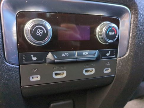 Used 2024 GMC Yukon XL AT4 w/ AT4 Premium Package image 18