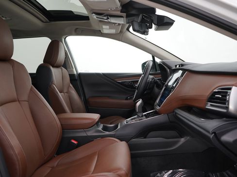 Used 2023 Subaru Outback Touring w/ Popular Package #2 image 11