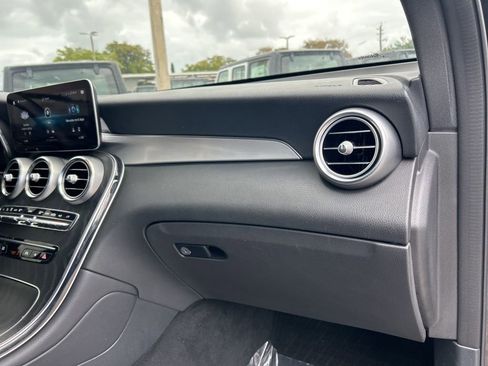 Used 2022 Mercedes-Benz GLC 300 image 22