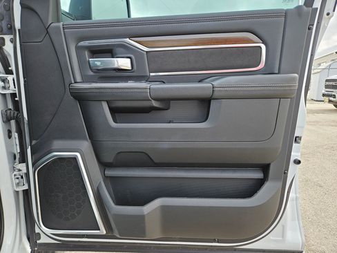 Used 2024 RAM 2500 Laramie image 29