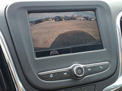 Used 2023 Chevrolet Equinox LS w/ LS Convenience Package image 9