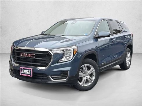 Used 2024 GMC Terrain SLE image 1