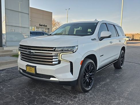 Used 2024 Chevrolet Tahoe High Country w/ Premium Package 2 image 3