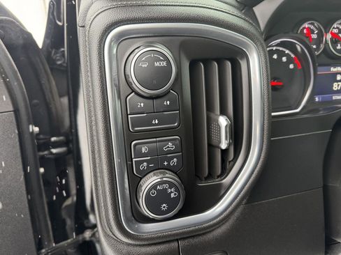 Used 2021 Chevrolet Silverado 2500 LT w/ Convenience Package image 19