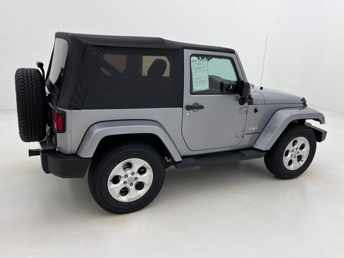 Used 2015 Jeep Wrangler Sahara AWD/4WD image 10