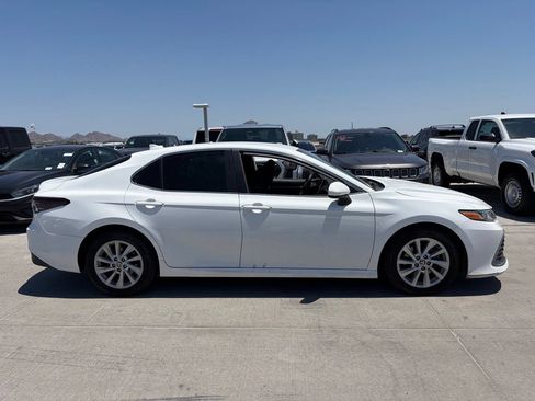 Used 2021 Toyota Camry LE FWD image 3