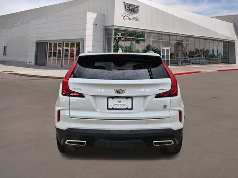 Used 2024 Cadillac XT4 Premium Luxury FWD image 3