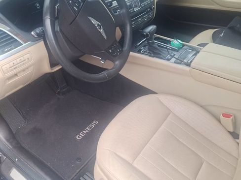 Used 2018 Genesis G80 3.8 RWD image 4