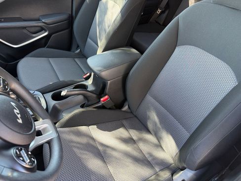 Used 2025 Kia Soul LX w/ LX Technology Package image 36