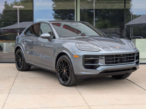 New 2026 Porsche Cayenne Coupe AWD/4WD image 7