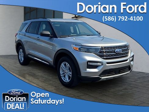 Certified 2024 Ford Explorer XLT w/ Equipment Group 202A AWD/4WD image 1