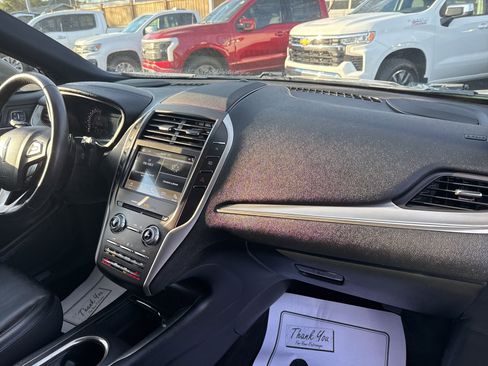 Used 2017 Lincoln MKC Premiere image 10