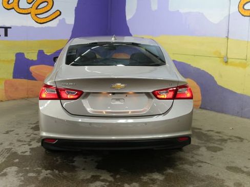 Used 2023 Chevrolet Malibu LT w/ Driver Confidence Package FWD image 7
