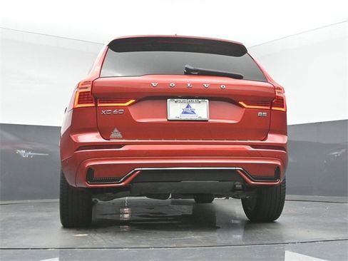 Used 2023 Volvo XC60 B5 Ultimate w/ Climate Package image 42