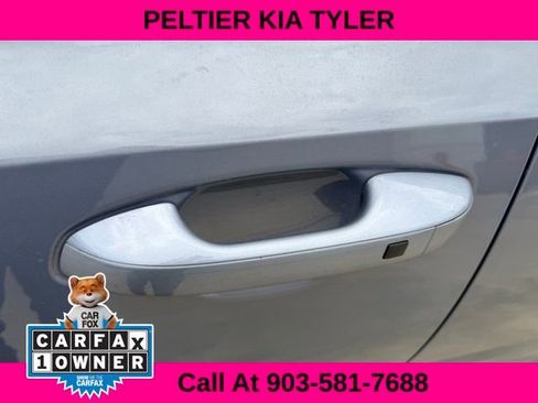 Used 2024 Kia Sorento S w/ Panoramic Sunroof Package FWD image 7