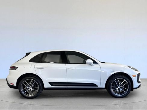 Certified 2026 Porsche Macan AWD/4WD image 9