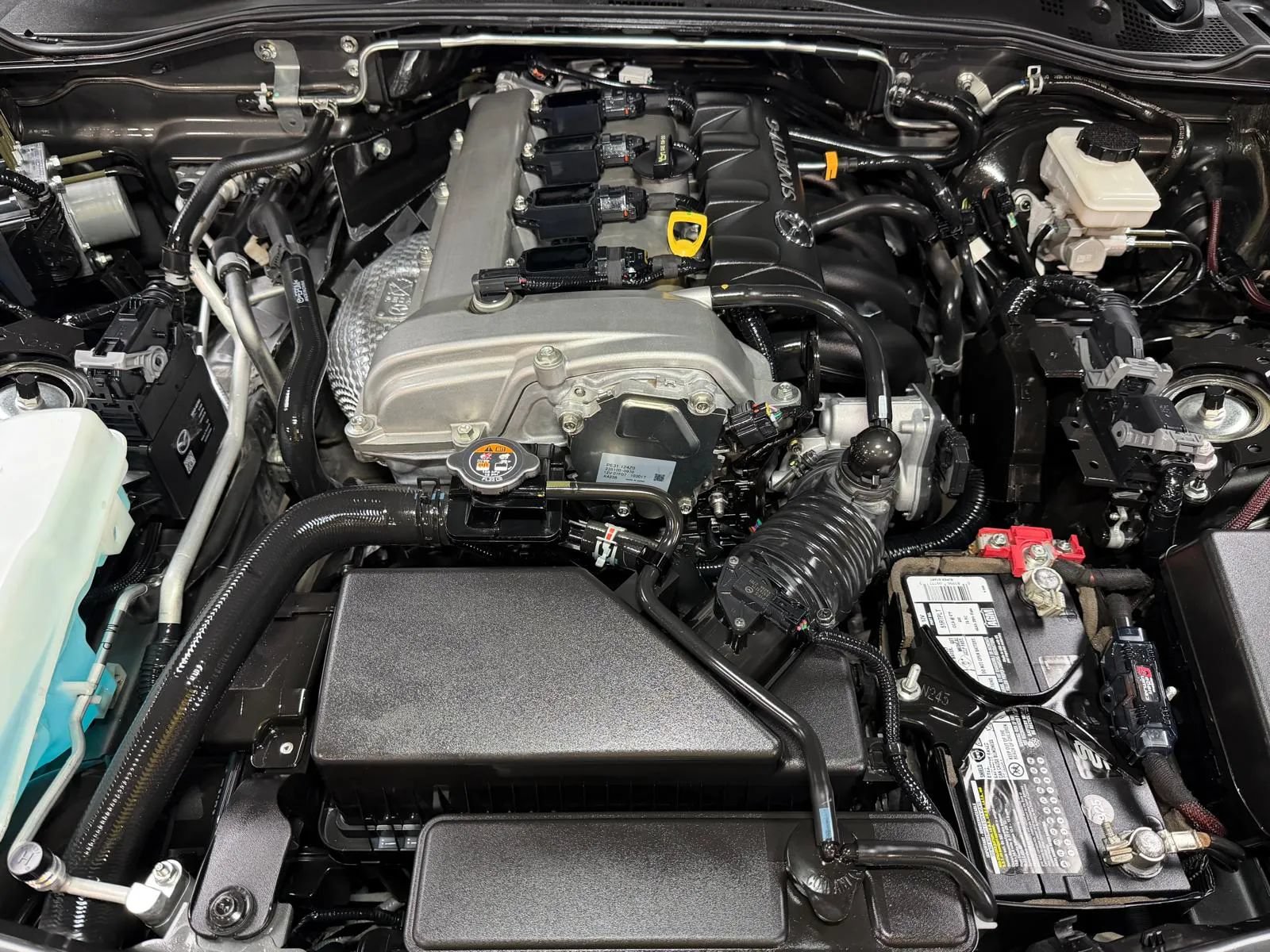Used 2022 MAZDA MX-5 Miata RF Grand Touring RWD image 12