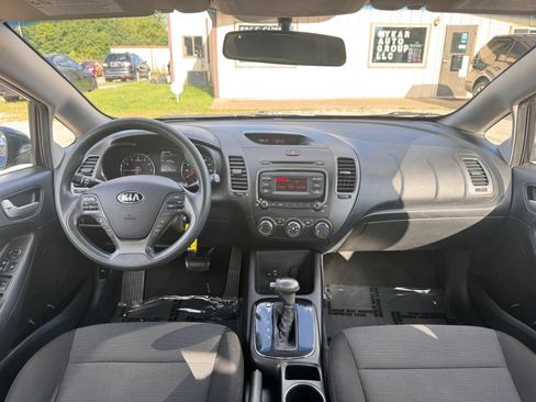 Used 2018 Kia Forte LX FWD image 3
