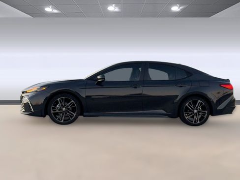 Used 2025 Toyota Camry XSE image 2