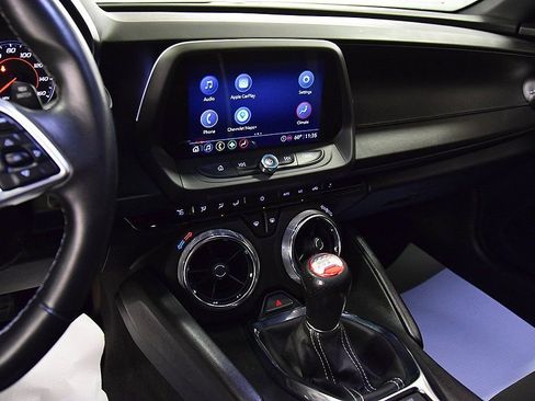 Used 2021 Chevrolet Camaro LT w/ Technology Package image 19
