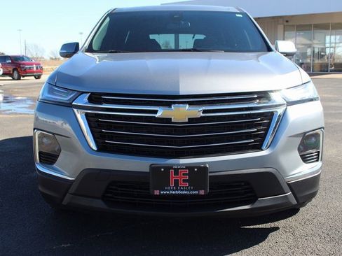 Used 2024 Chevrolet Traverse LT image 2