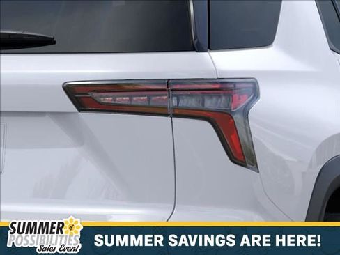 New 2026 Chevrolet Equinox LT w/ Convenience Package II AWD/4WD image 11