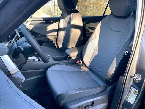 New 2026 Volkswagen Tiguan SE image 11