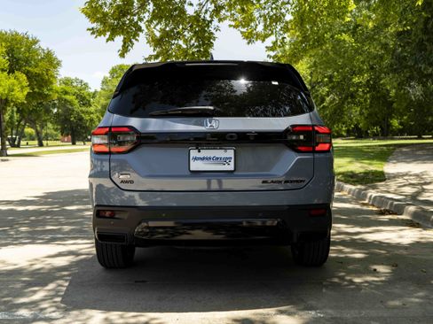 Used 2026 Honda Pilot Black Edition image 8