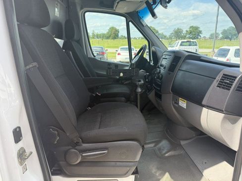 Used 2016 Mercedes-Benz Sprinter 3500 image 8