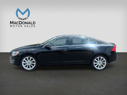 Used 2016 Volvo S60 T5 Inscription Platinum FWD image 4