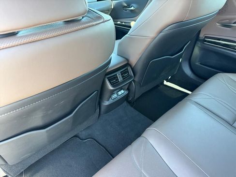 Used 2024 Lexus ES 350 w/ Technology Package FWD image 12