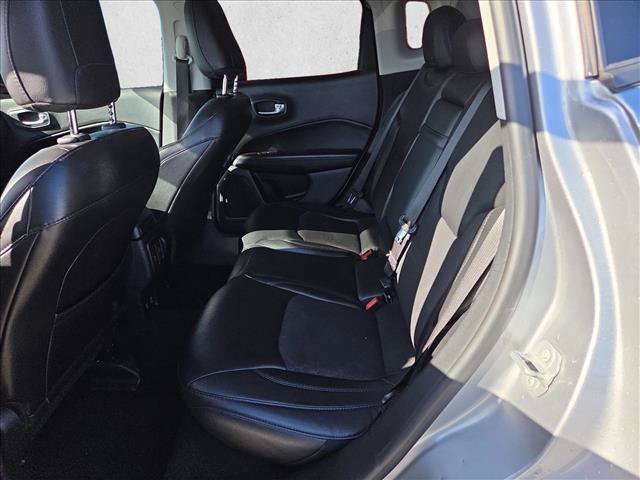 Used 2018 Jeep Compass Latitude w/ Popular Equipment Group FWD image 17