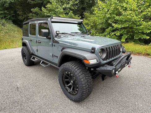 Used 2024 Jeep Wrangler Unlimited Sport AWD/4WD image 5