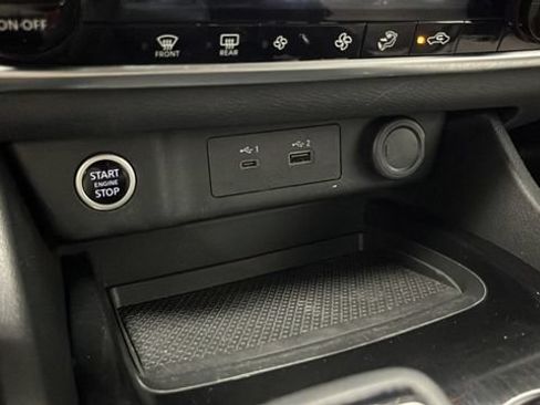 Used 2021 Nissan Rogue SV AWD/4WD image 26