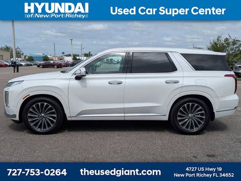 Used 2023 Hyundai Palisade Calligraphy w/ Cargo Package AWD/4WD image 1