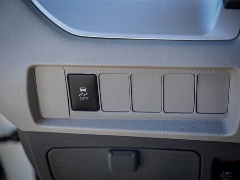 Used 2020 Toyota Sienna LE image 18