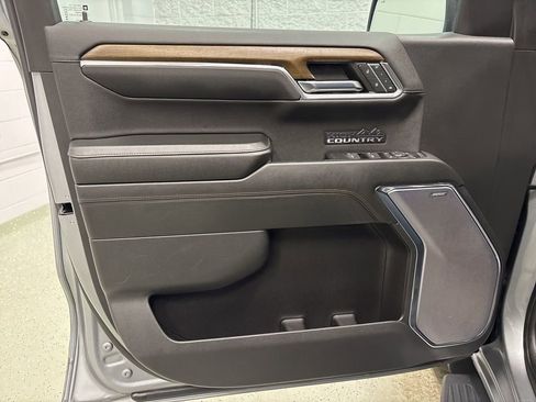 Used 2024 Chevrolet Silverado 1500 High Country w/ Technology Package image 16