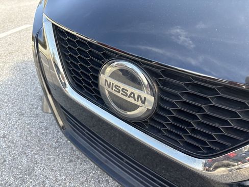 Used 2020 Nissan Versa SR image 21