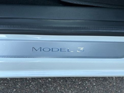 Used 2018 Tesla Model 3 image 40