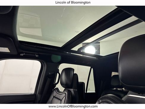 Certified 2022 Lincoln Navigator Reserve AWD/4WD image 47