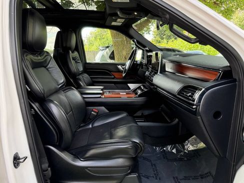 Used 2019 Lincoln Navigator L Reserve AWD/4WD image 22