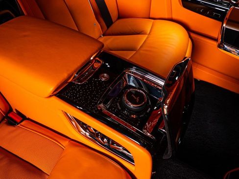 Used 2024 Rolls-Royce Phantom Sedan RWD image 63
