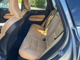 Used 2019 Volvo XC60 T5 Momentum w/ Multimedia Package image 5