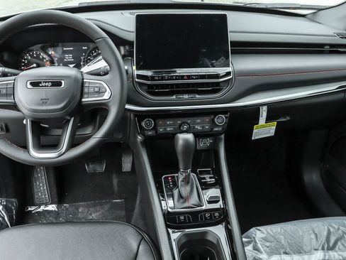 New 2026 Jeep Compass Trailhawk image 31