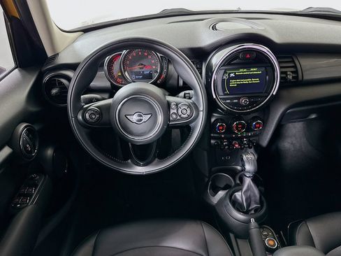 Used 2018 MINI Cooper 4-Door Hardtop FWD image 21
