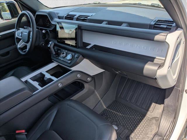 Used 2025 Land Rover Defender 110 X-Dynamic SE AWD/4WD image 24